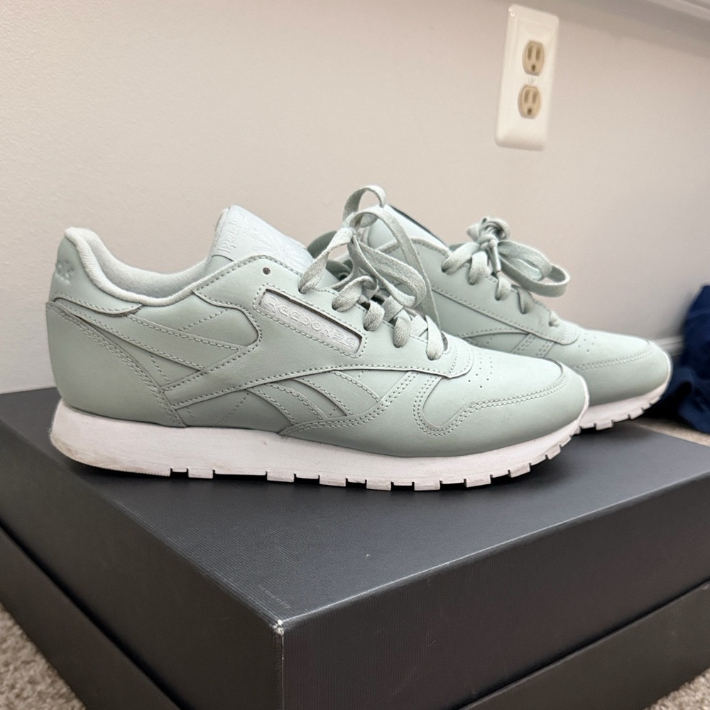 SPRING Reebok Women's (eucalyptus) Sneakers- pastel green